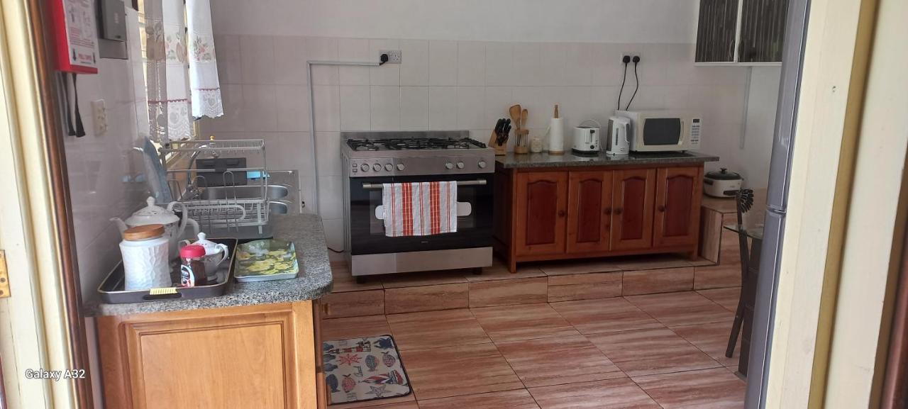 Loversnest Self Catering Anse aux Pins Buitenkant foto