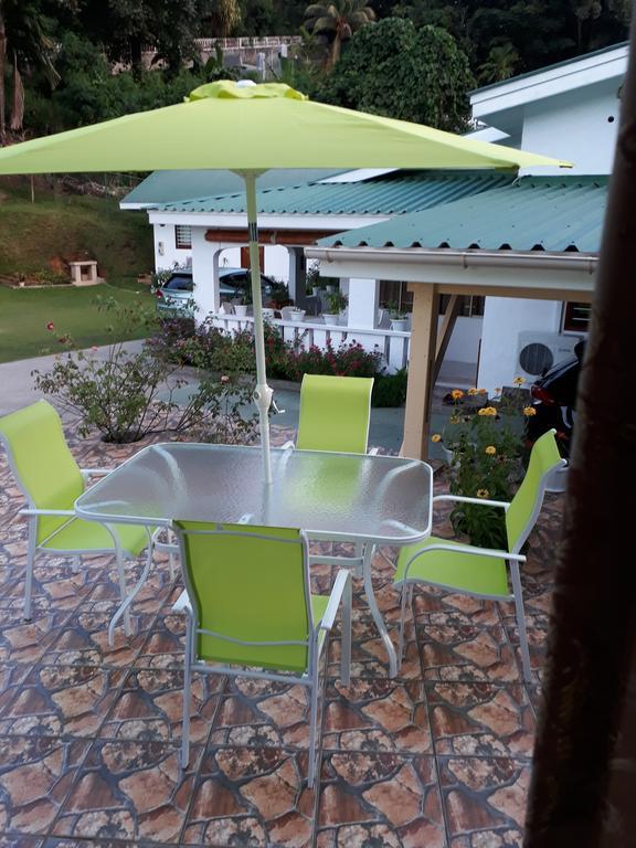 Loversnest Self Catering Anse aux Pins Buitenkant foto